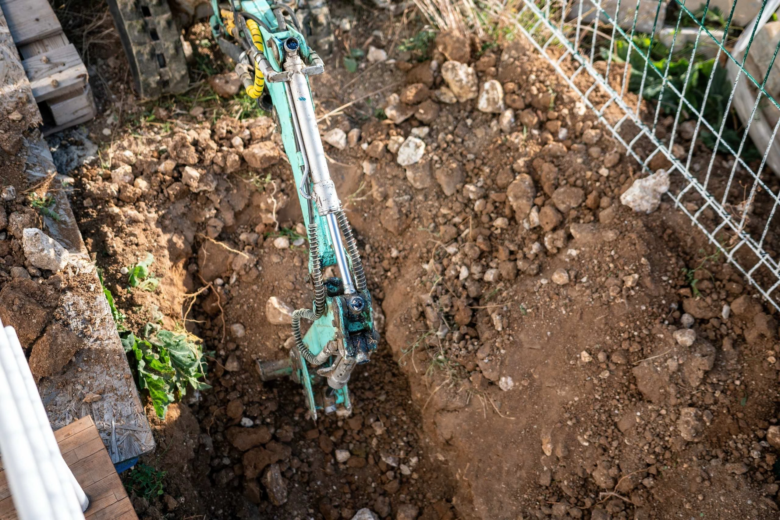 Tight access excavation in Narangba